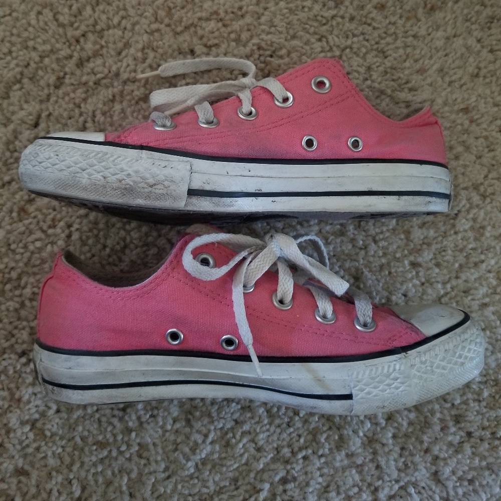 Converse - Picture 2 of 3